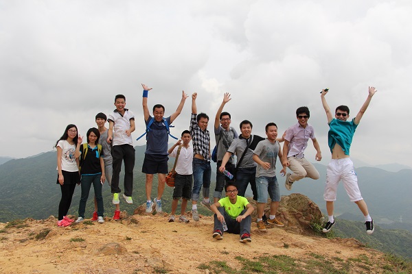 FUN乐天使集团举办四月员工生日活动