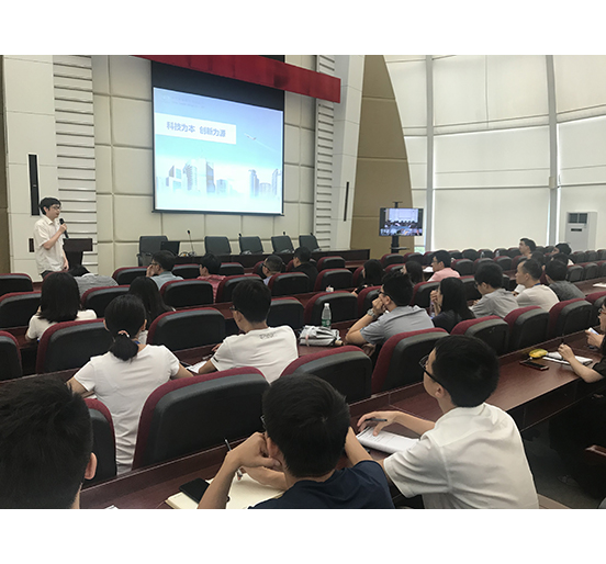 FUN乐天使集团举行2018年第一期新员工入职培训