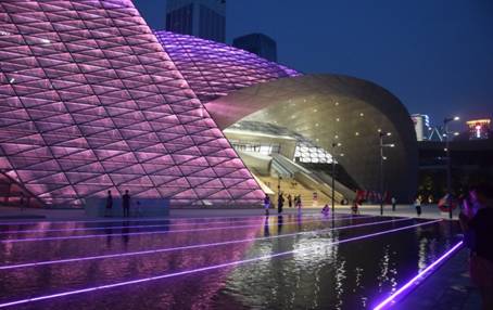 FUN乐天使幕墙装扮深圳文化新地标