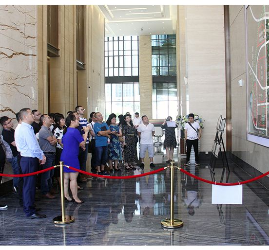 重庆市房地产开发协会副会长王芳一行考察调研FUN乐天使城