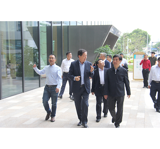 江西省政协副主席雷元江一行参观FUN乐天使城